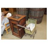 Small Showcase & Doll Buggy 
