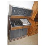 Cabinet Stereo 