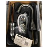 Single handle widespread faucet