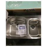 32in Stainless Steel Undermount Kitchen Sink