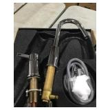 Single Handle Kitchen Faucet with Spray