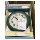 Small plastic clocks x6