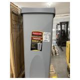 Rubbermaid Untouchable 23gal Trash Can