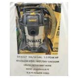 Dewalt10 Gal wet dry vacuum