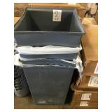 Rubbermaid rigid liner x 4