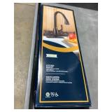 Single Lever Kitchen Faucet w/ Sprayer