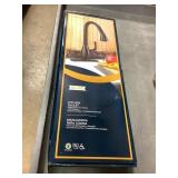 Single Lever Kitchen Faucet w/ Sprayer