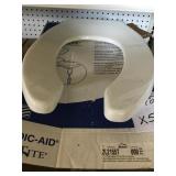 Bemis 2 inch elongated toilet seats x 5