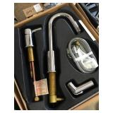 Single Handle Kitchen Faucet with Spray