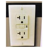 GFCI receptacle with wall plate x 10