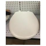 Round Toilet seat w/ iLumaLight x 2