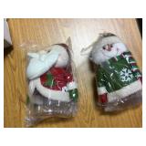 Christmas themed jars sells one money.