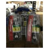 Kwikset hall and closet door knobs x5.