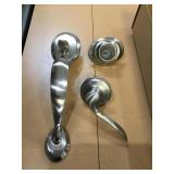Keyed entry Satin nickel entry handle set.