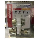 Kwikset keyed entry door knob & deadbolt set x4.