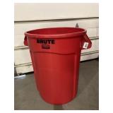 48 gal Brute Heavy Duty trash can x 2
