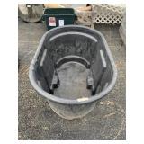 100gal Black Rubbermaid Stock Tanks