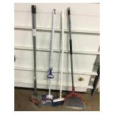 Mix: brooms & mop x 5 pieces