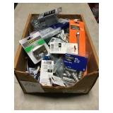 mix: machine screws, wood screw packs
