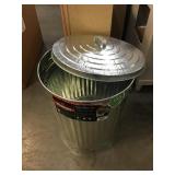 31 gallon Galvanized Trash Utility can.