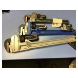 Pipe wrenches