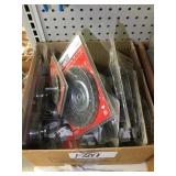 Misc Wire Wheel Box for One Money