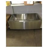 33"x21" Stainless Steel Farmhouse Sink. Dented.