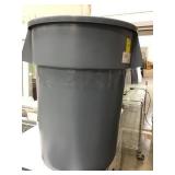 44-Gallon Rubbermaid Trash Can x4