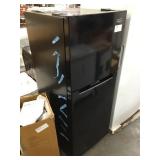 Magic chef 10.1 cu ft refrigerator.