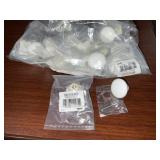 Brainerdï¿½ 1-1/4' Plastic Cabinet Knobs x 12Pcs