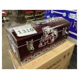 Metal toolbox with tray