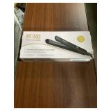 Hot Tools® 1' Tourmaline Ceramic Flat Iron x 2Pcs