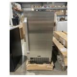 Energy Star Built-In Ice Maker in Stainless Steel