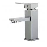 Single Handle Bath Faucet In Polished Chrome