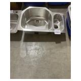 32' x 21' Dual Right Undermount Stainless Sink