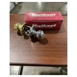 Kwikset Polished Chrome and Brass Doorknob x3