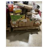 Pallet of Home Goods and Decorations