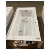 60' x 33' RH Jacuzzi Tub in White