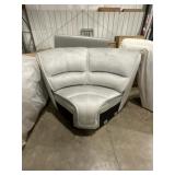 Single Seat Corner Wedge in Olsen Silver
