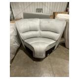 Single Seat Corner Wedge in Olsen Silver