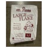8Cu Ft Bundle Large Flake Animal Bedding x 2
