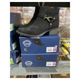 Size 6.5 Woman's Ankle Boots in Black