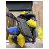 Mix Utility Brushes and Dust Pans