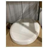 18"L Elongated Toilet Seat in Linen x 2