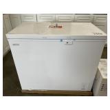 Vissani 8.8Cu Ft Chest Freezer in White