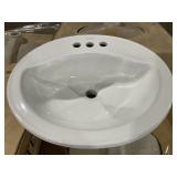 Pallet of 19' Round 4'Center White Sinks