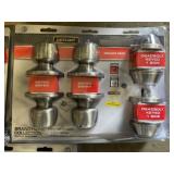 Defiantï¿½ Deadbolt Keyed Entry in Stainless