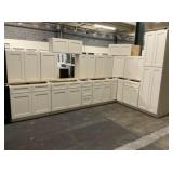 15pc.Silvercreek Classic Cream Shaker 30' Kitchen