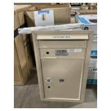 Salsbury Horizontal Mailbox in Sand