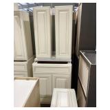 3Pc Kitchen Cabinet Set in Antique White